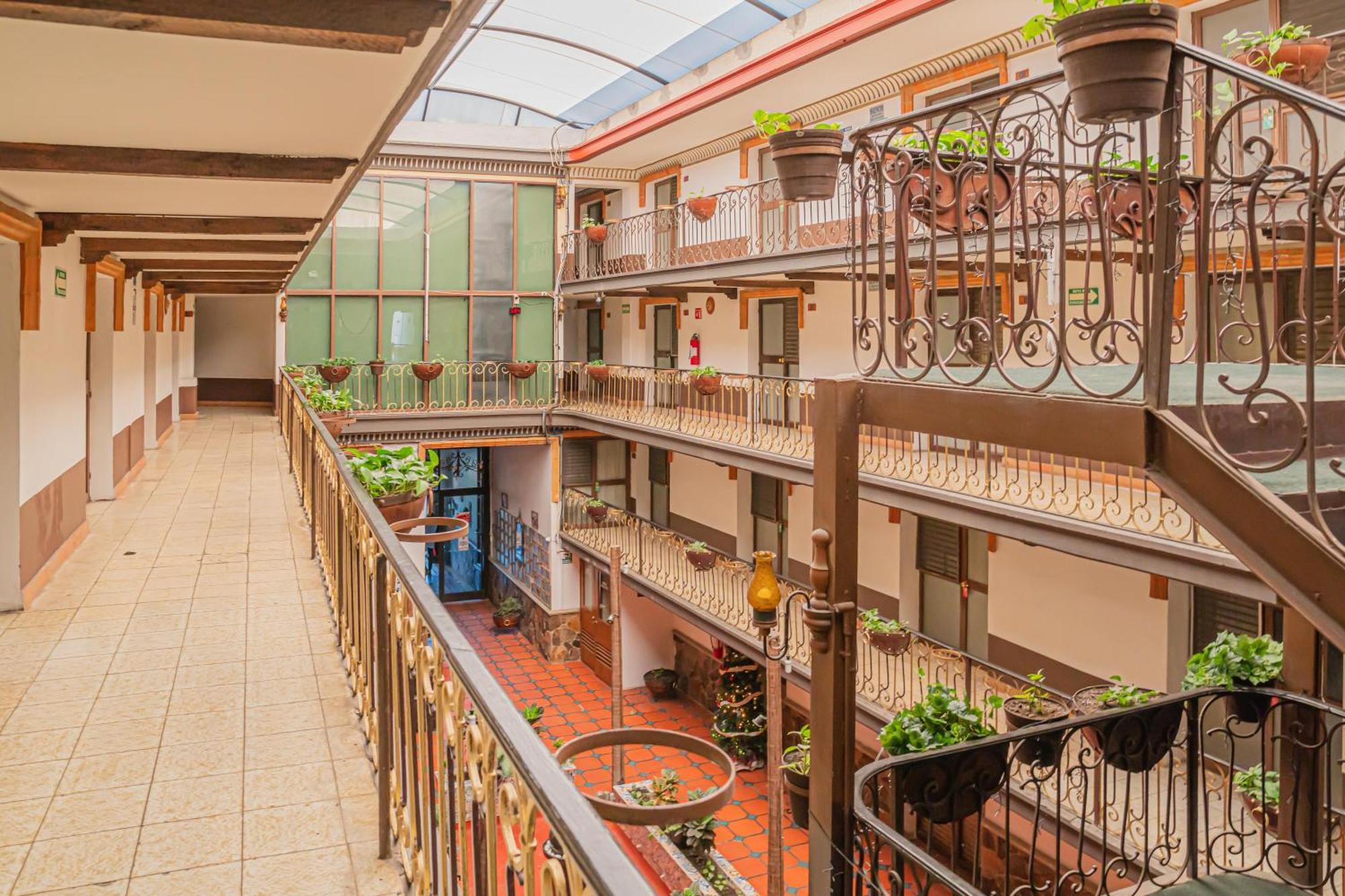Hotel Zapotlan С'юдад-Гусман Екстер'єр фото