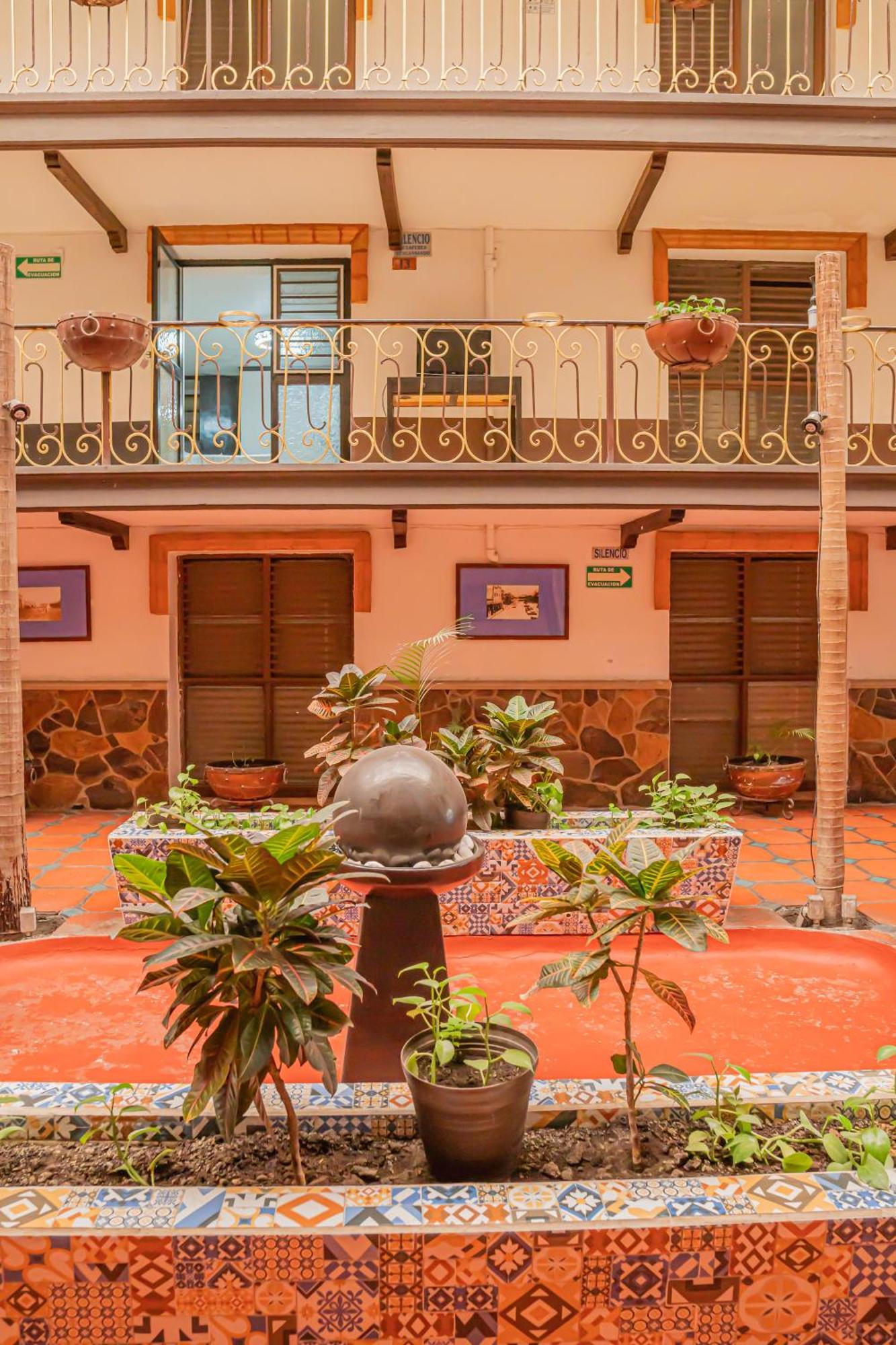 Hotel Zapotlan С'юдад-Гусман Екстер'єр фото
